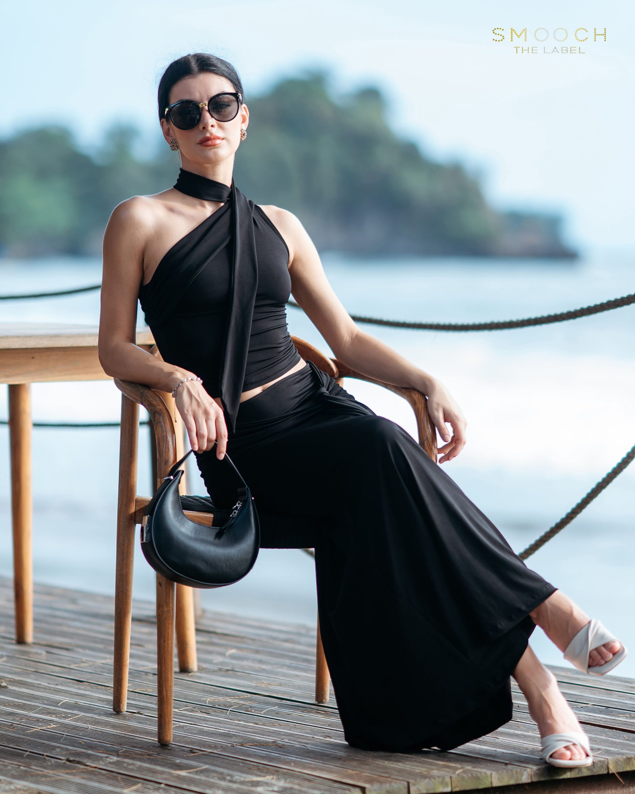 CAM08896-Yes Smooch The Label Amour Black One Set